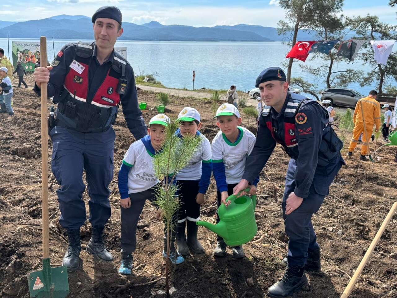 Muğla’da Orman Haftası Etkinliği: 28 Bin Fidan Toprakla Buluşuyor 18